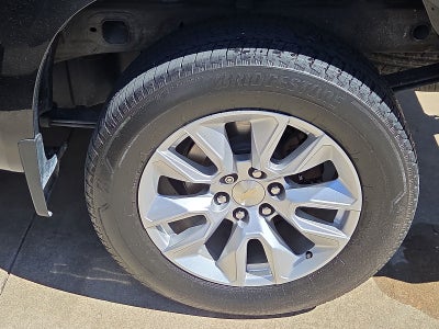 2023 Chevrolet Silverado 1500 4WD Crew Cab Short Bed Custom