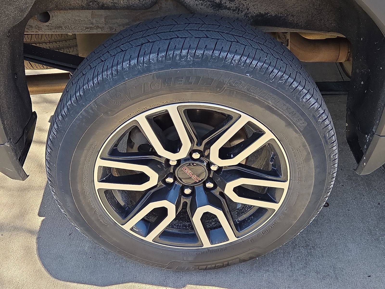 2022 GMC Sierra 1500 Limited 4WD Crew Cab Short Box AT4