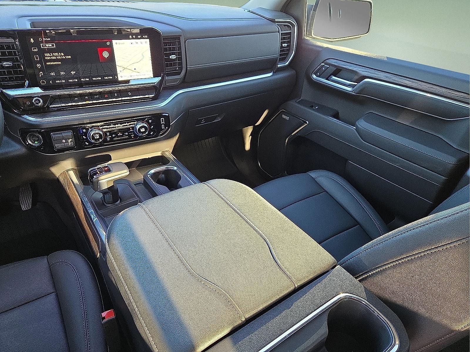 2026 GMC Sierra 1500 Crew Cab, Short Bed, SLT, 4WD