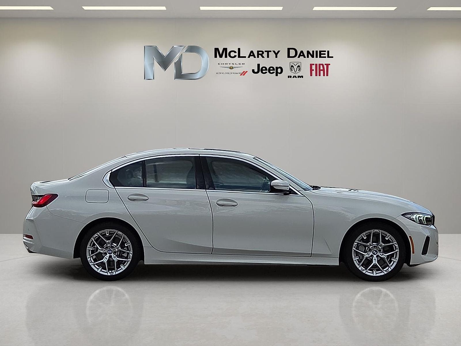 2025 BMW 330i 330i