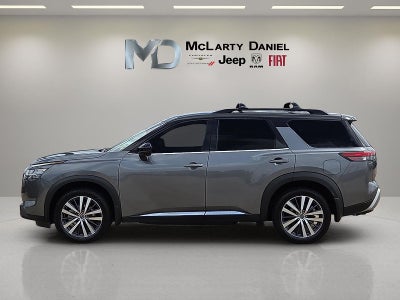 2022 Nissan Pathfinder Platinum 4WD
