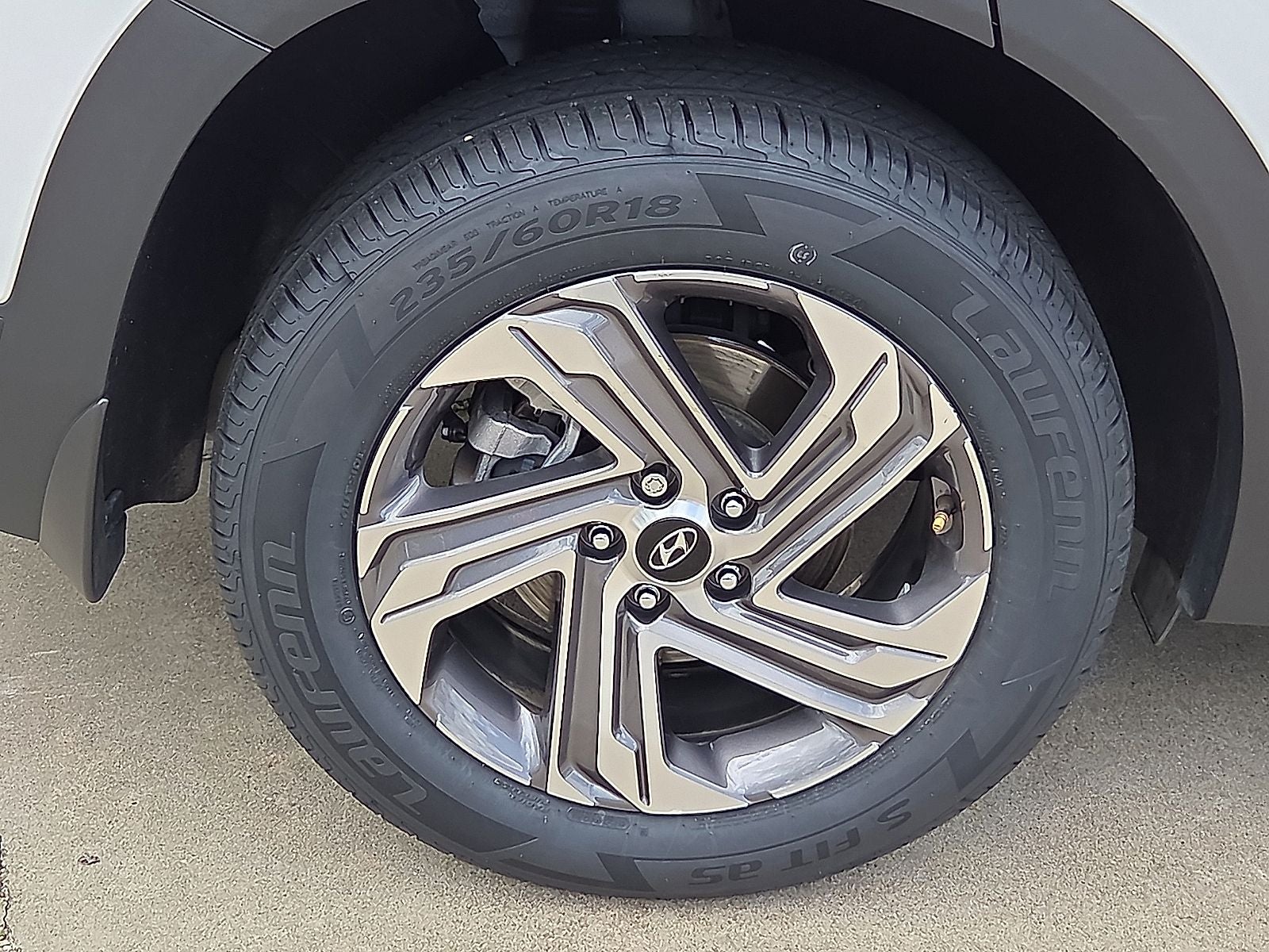 2023 Hyundai Santa Fe SE