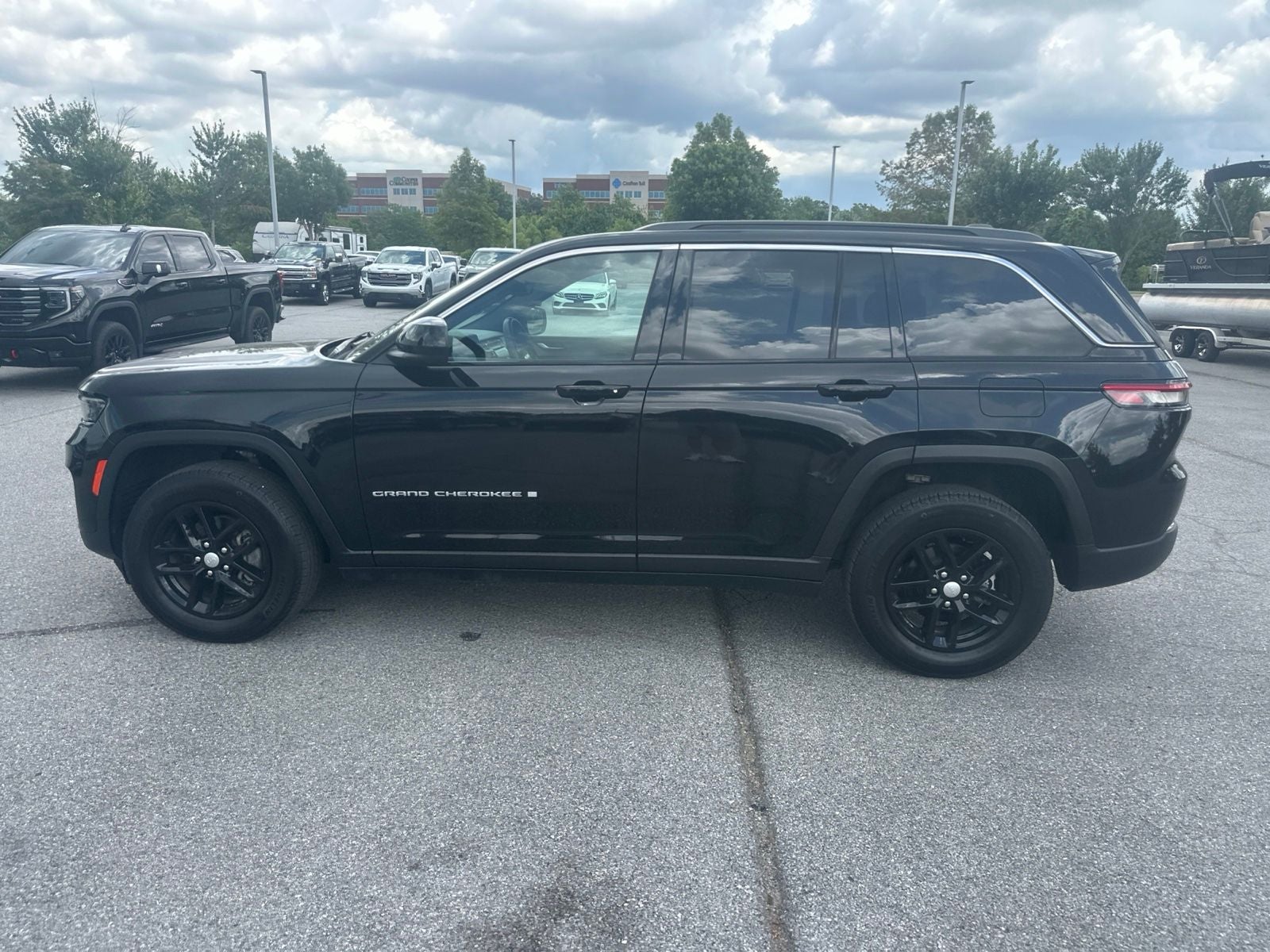 2024 Jeep Grand Cherokee Laredo X