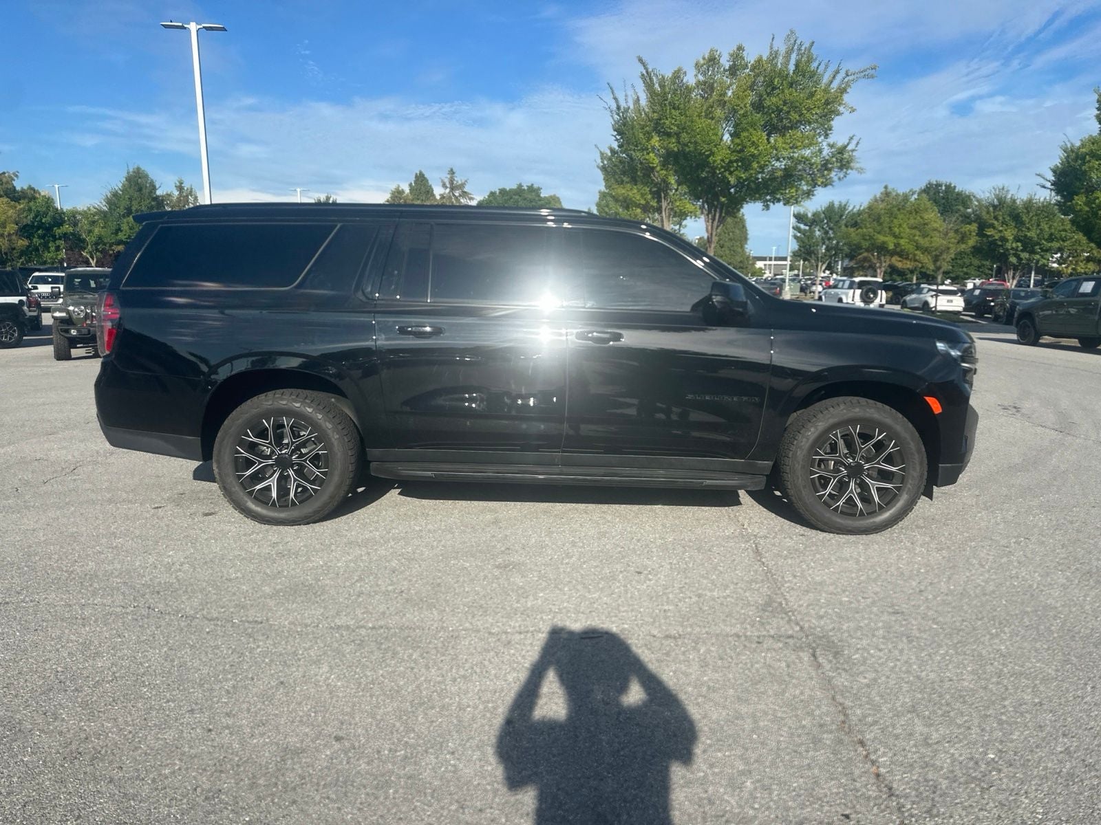 2023 Chevrolet Suburban RST