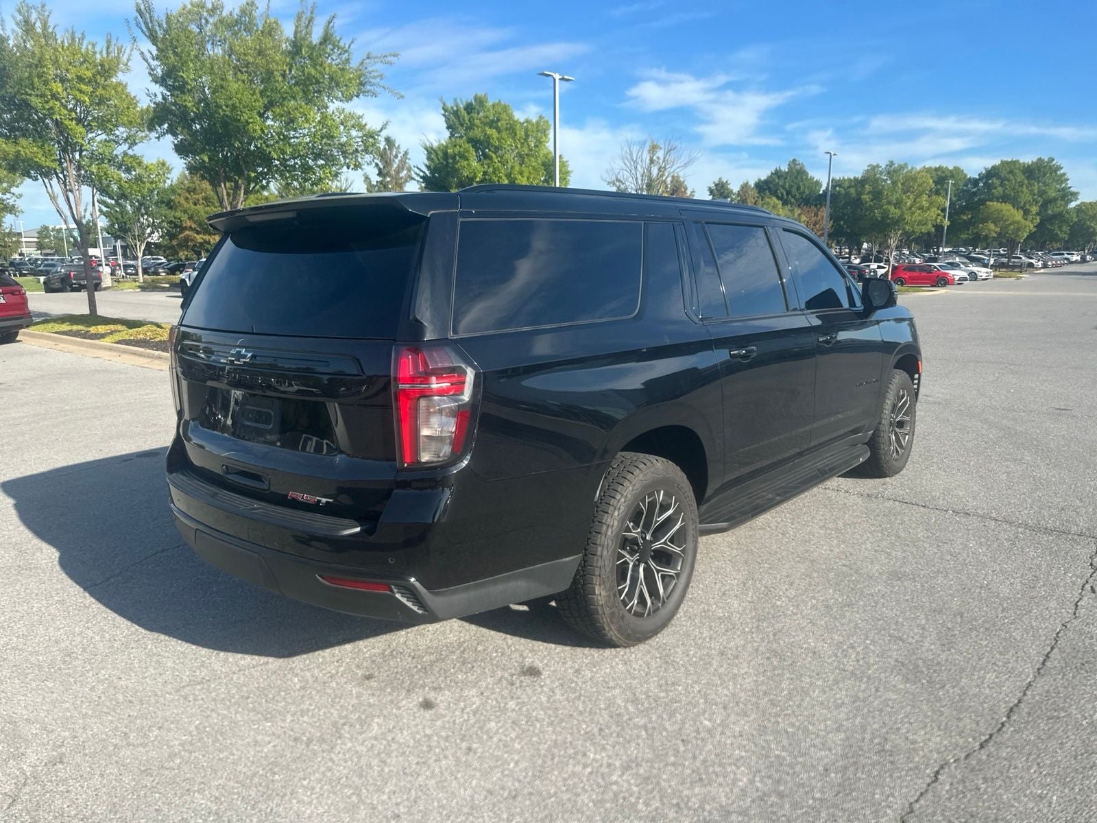 2023 Chevrolet Suburban RST