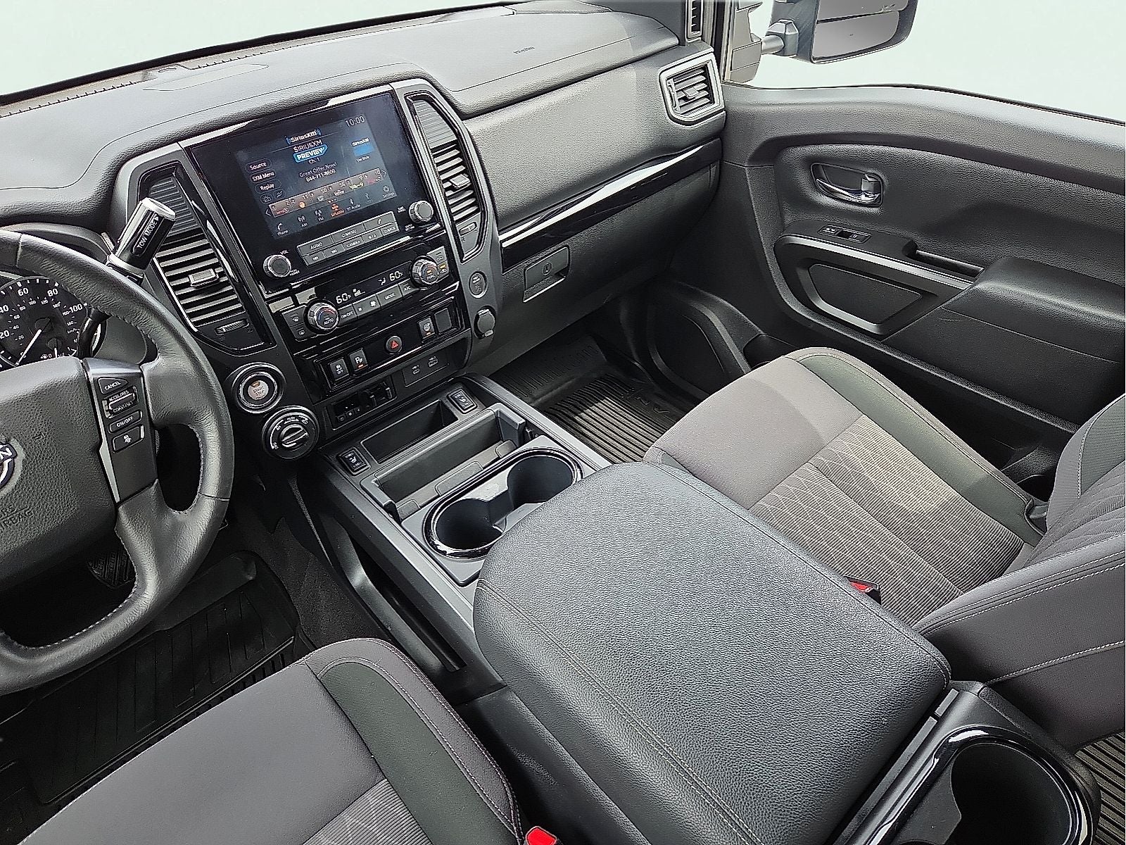 2023 Nissan Titan SV
