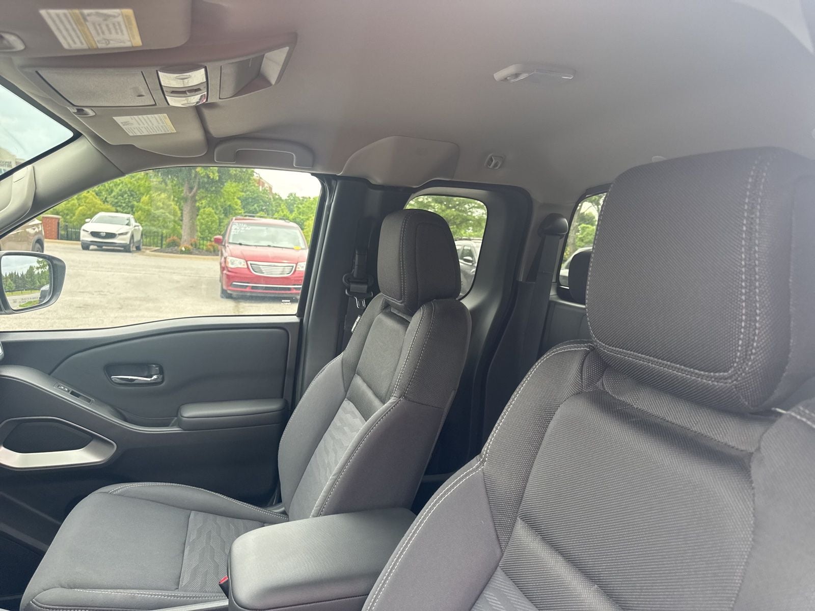 2024 Nissan Frontier SV