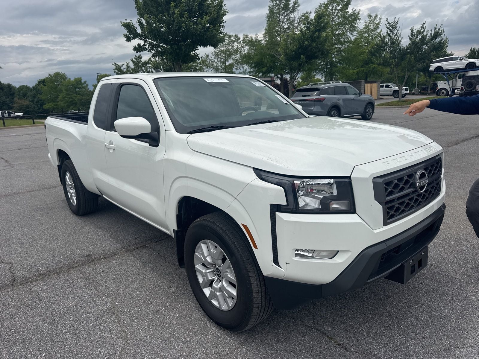 2024 Nissan Frontier SV