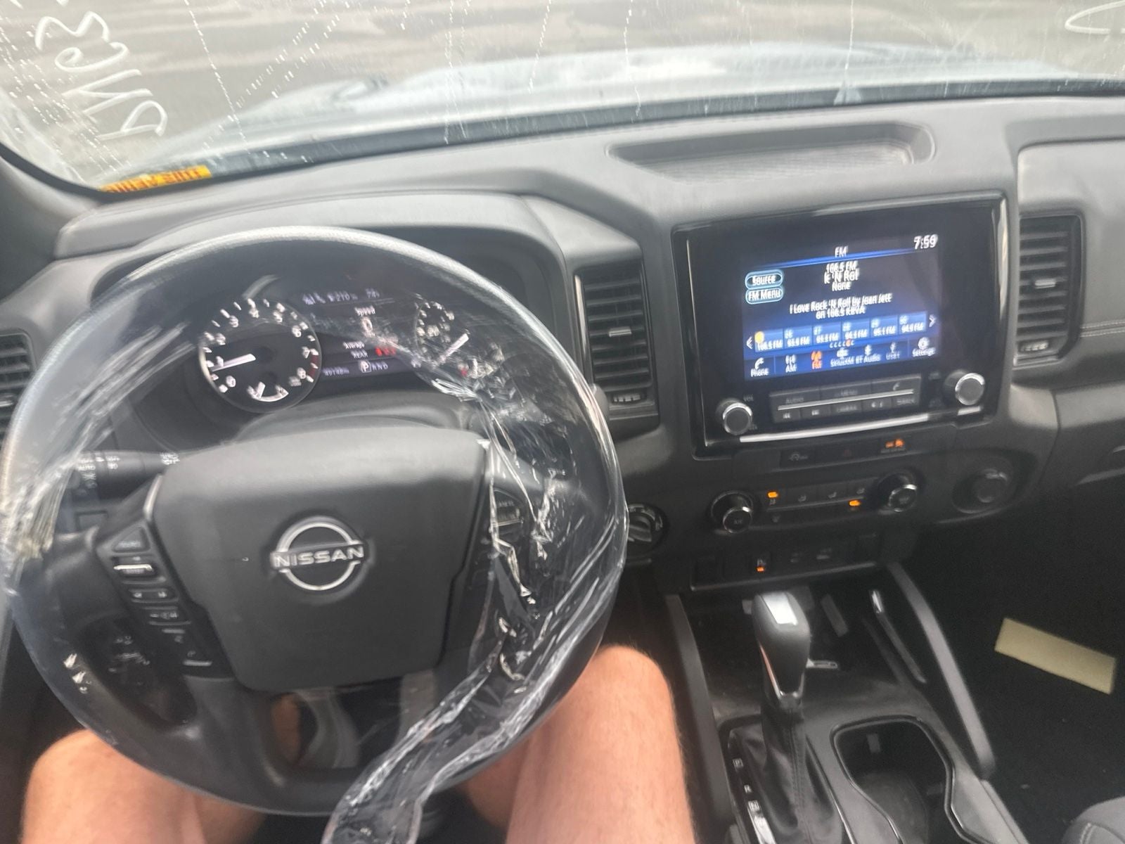2023 Nissan Frontier SV