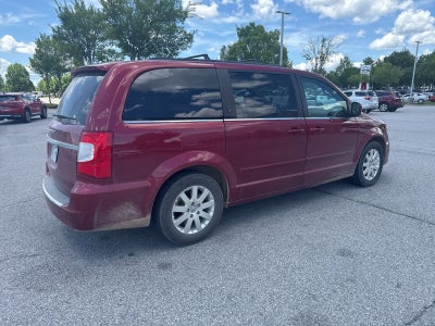 2016 Chrysler Town & Country LX