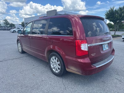 2016 Chrysler Town & Country LX
