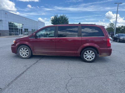 2016 Chrysler Town & Country LX