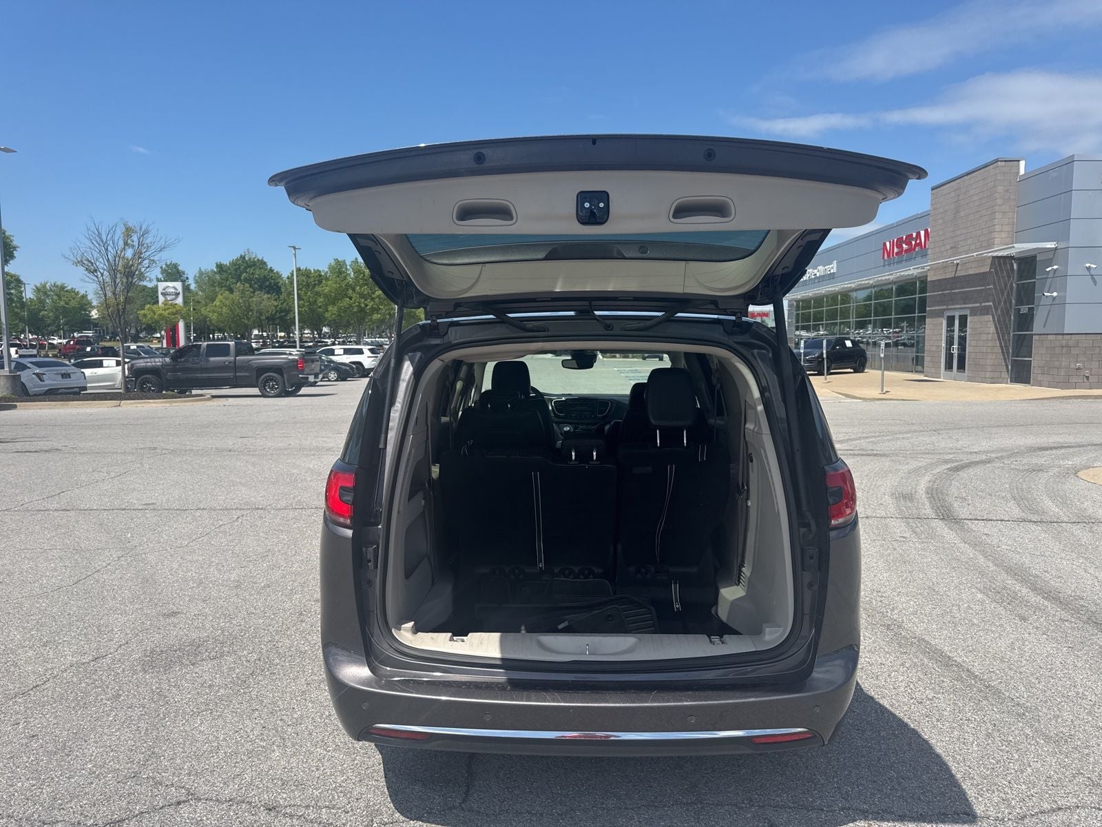 2023 Chrysler Pacifica Touring L