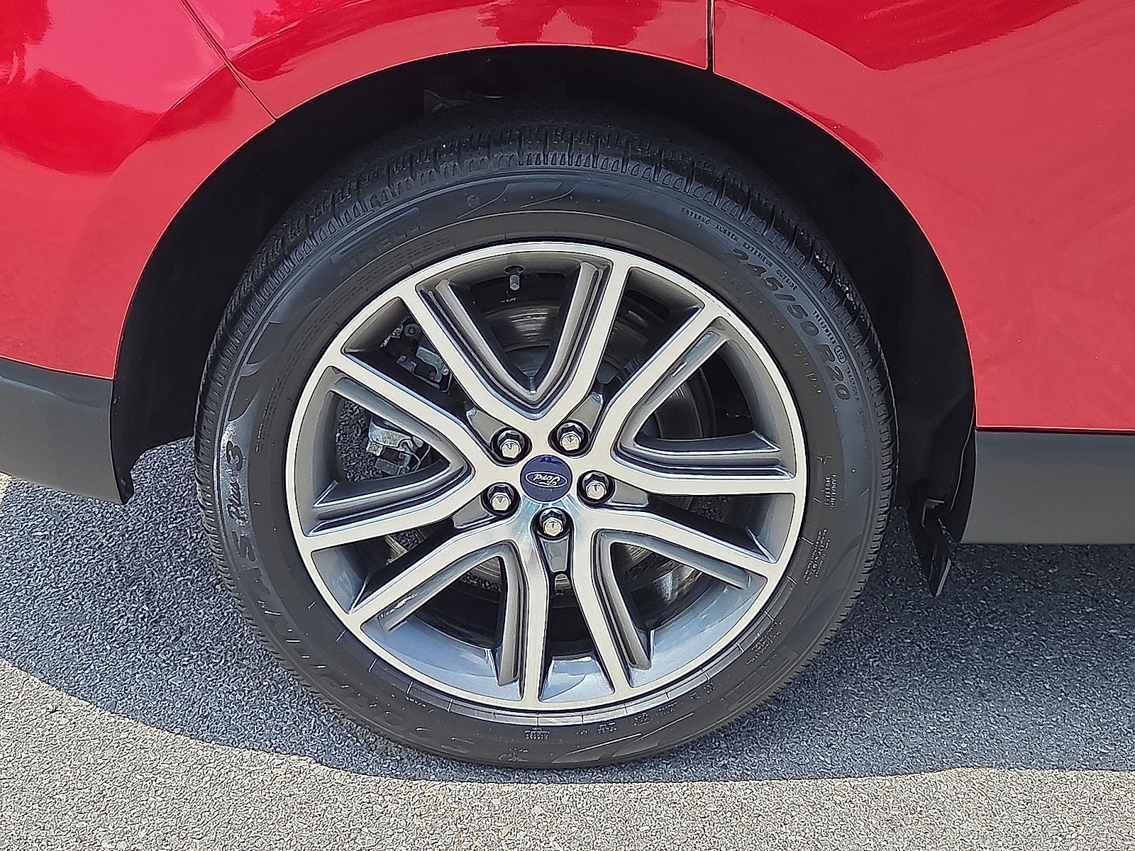 2022 Ford Edge Titanium