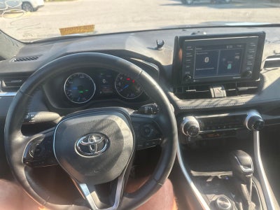 2022 Toyota RAV4 Hybrid SE