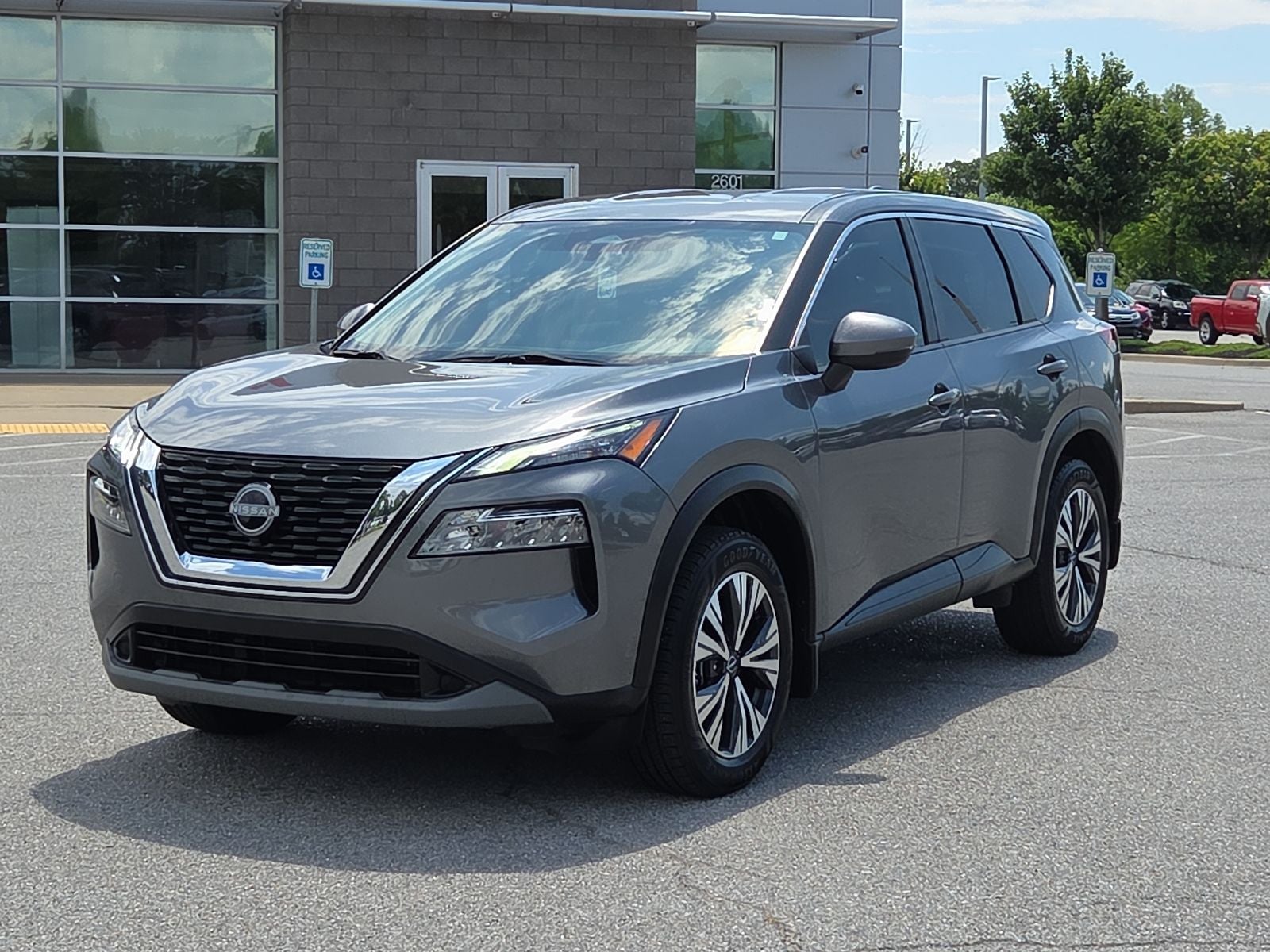 2022 Nissan Rogue SV