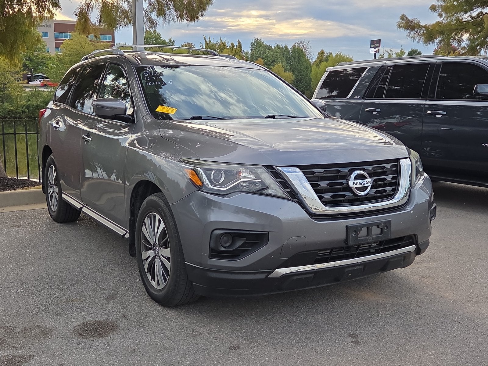 2020 Nissan Pathfinder S