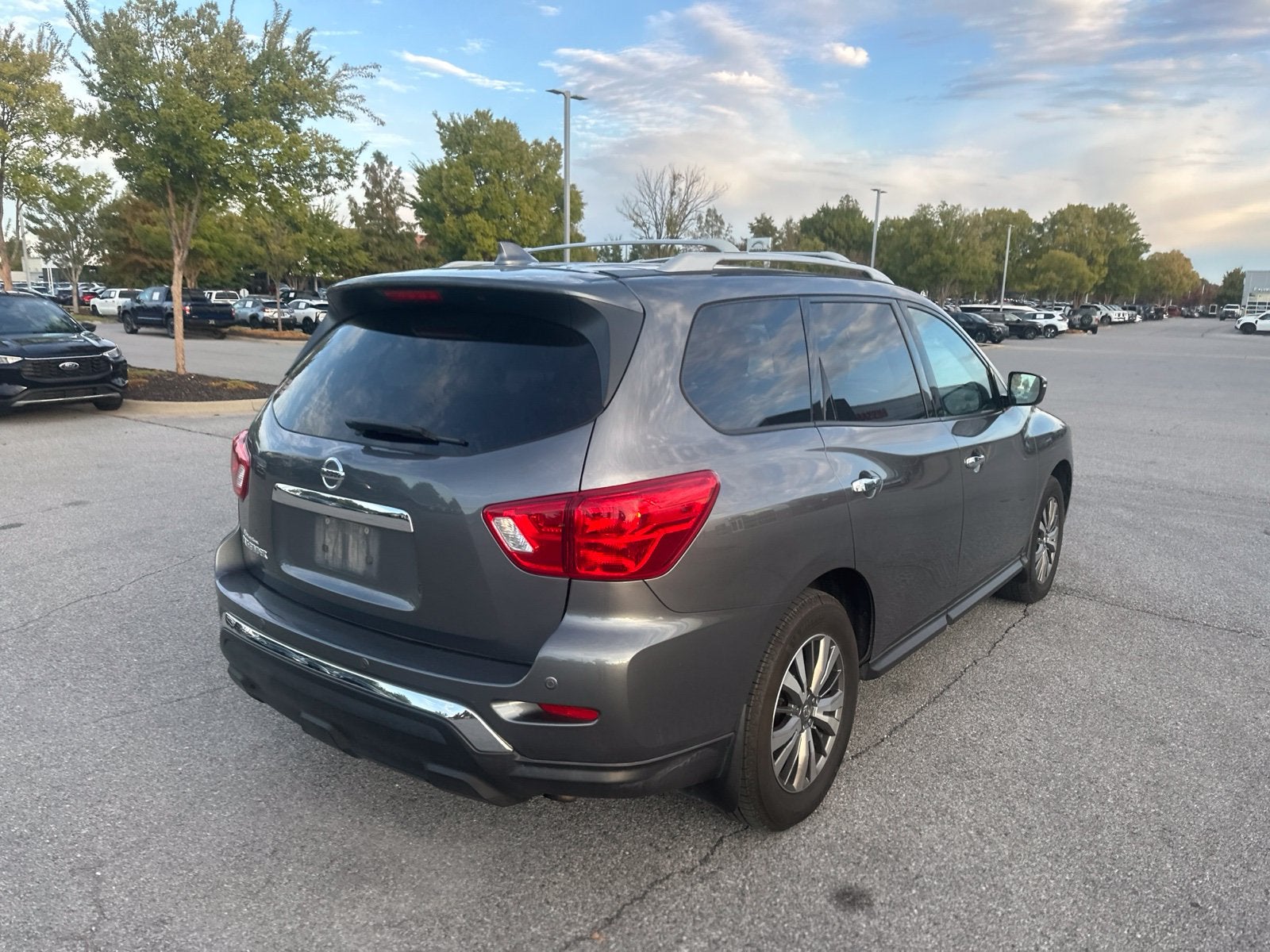 2020 Nissan Pathfinder S