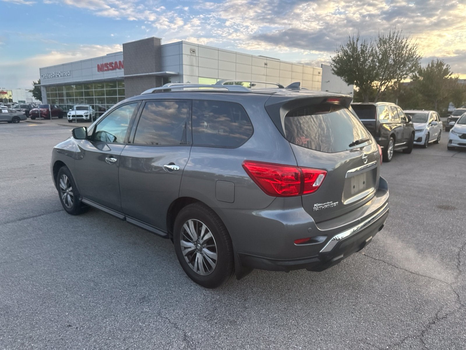 2020 Nissan Pathfinder S
