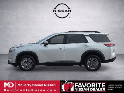 2025 Nissan Pathfinder SV