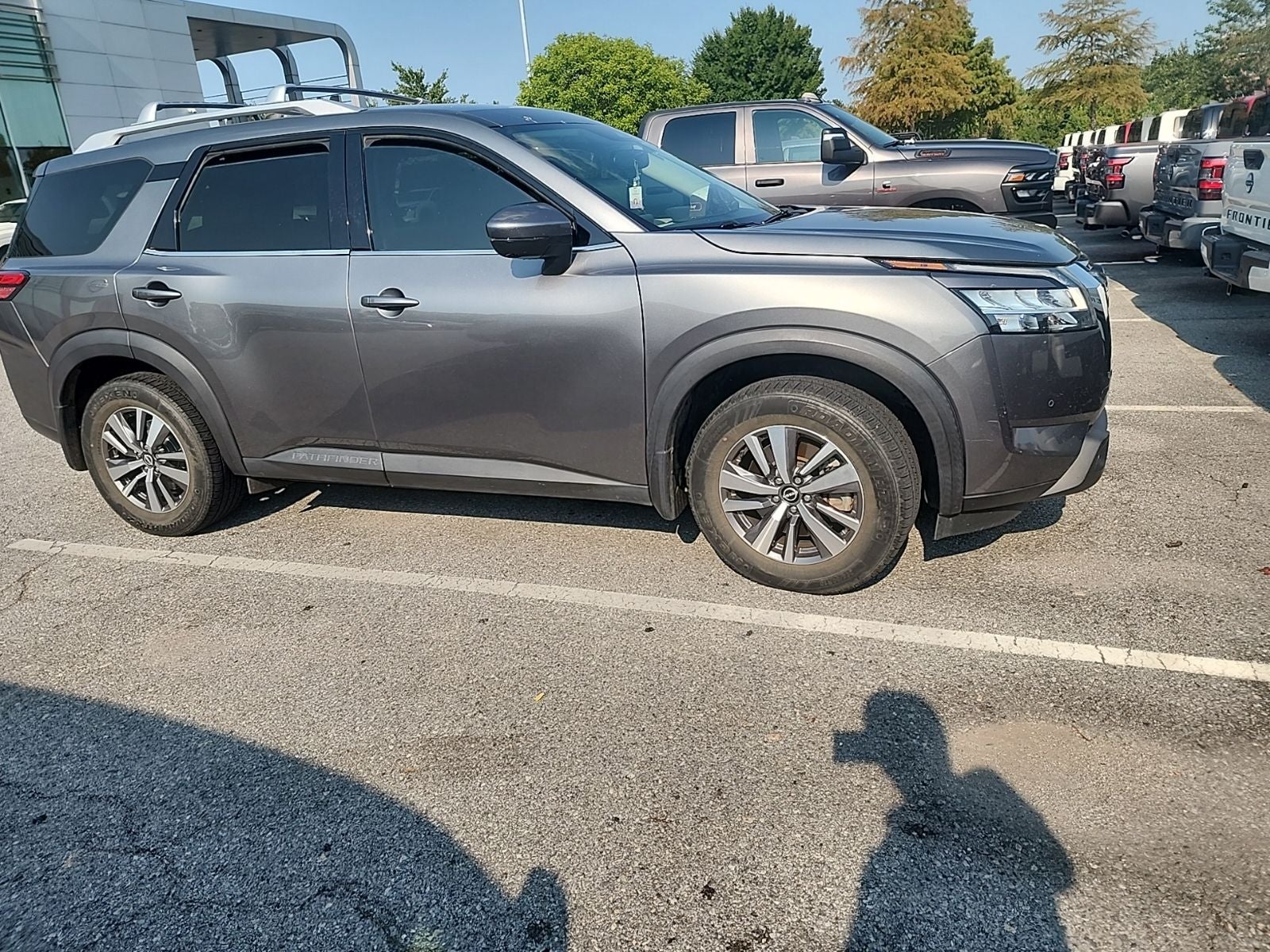 2022 Nissan Pathfinder SL