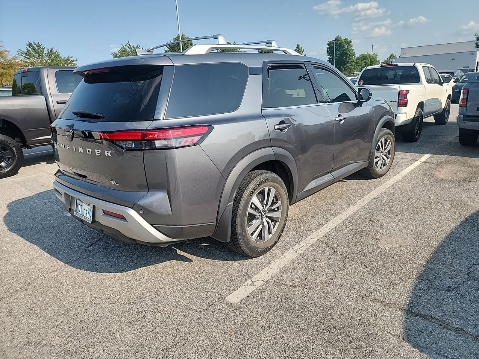 2022 Nissan Pathfinder SL