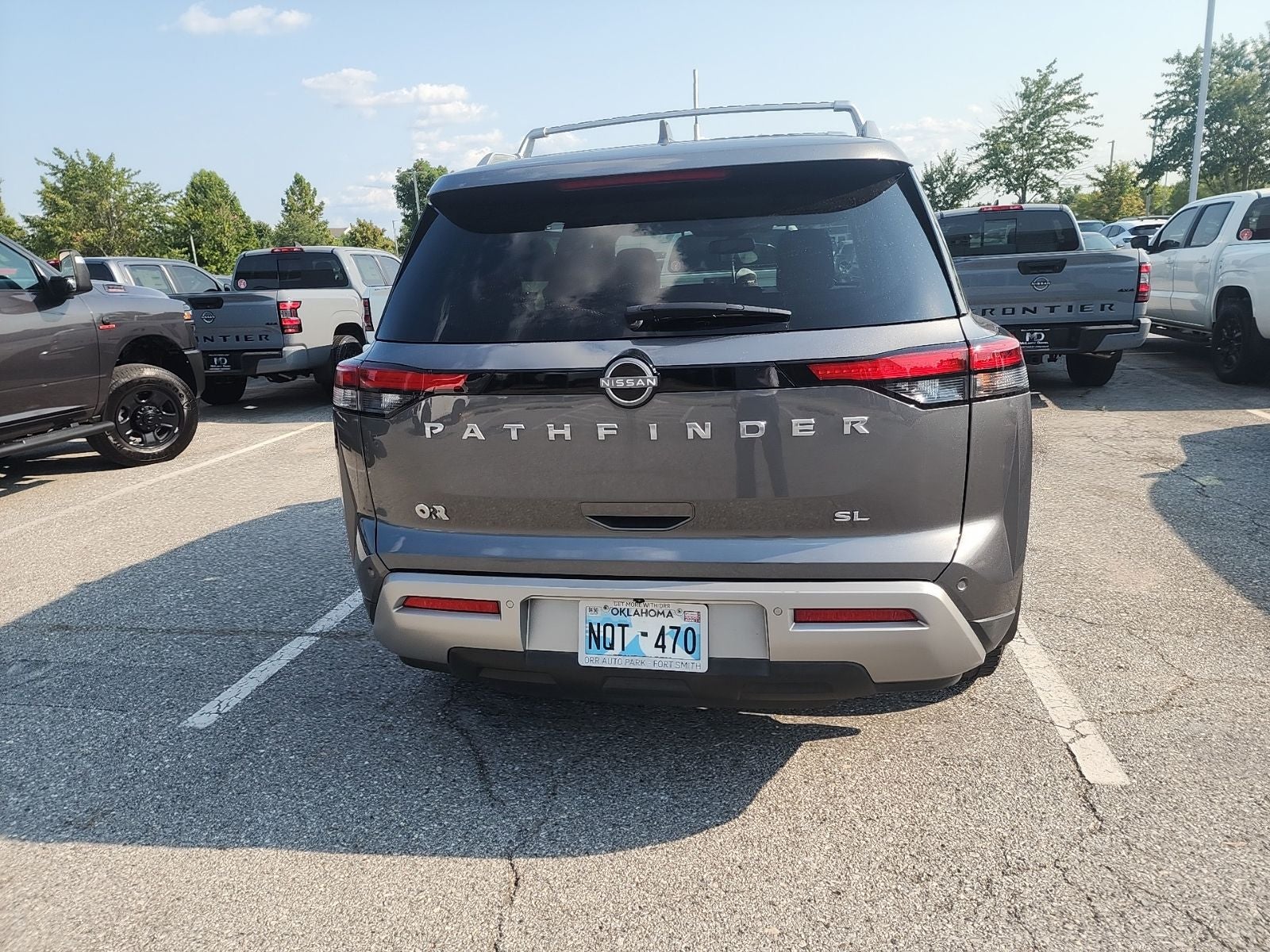 2022 Nissan Pathfinder SL