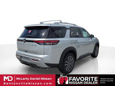 2025 Nissan Pathfinder SL