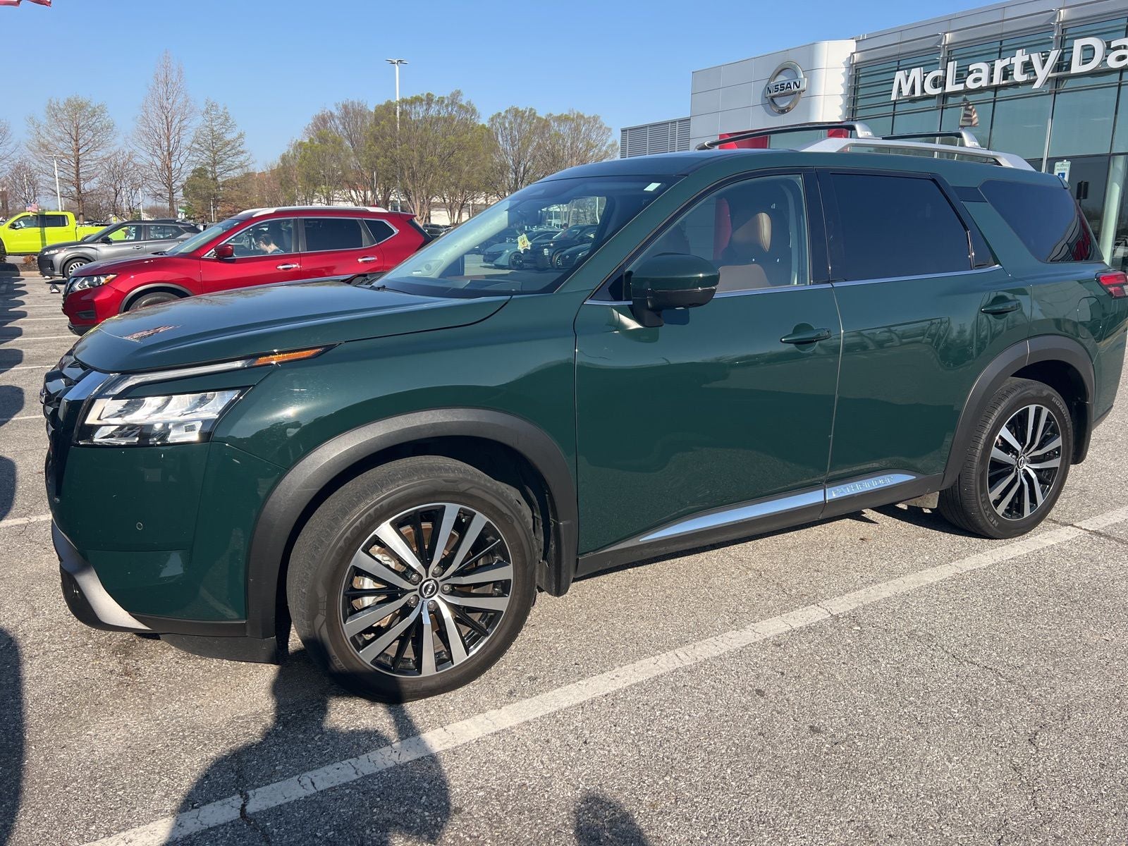 2023 Nissan Pathfinder Platinum