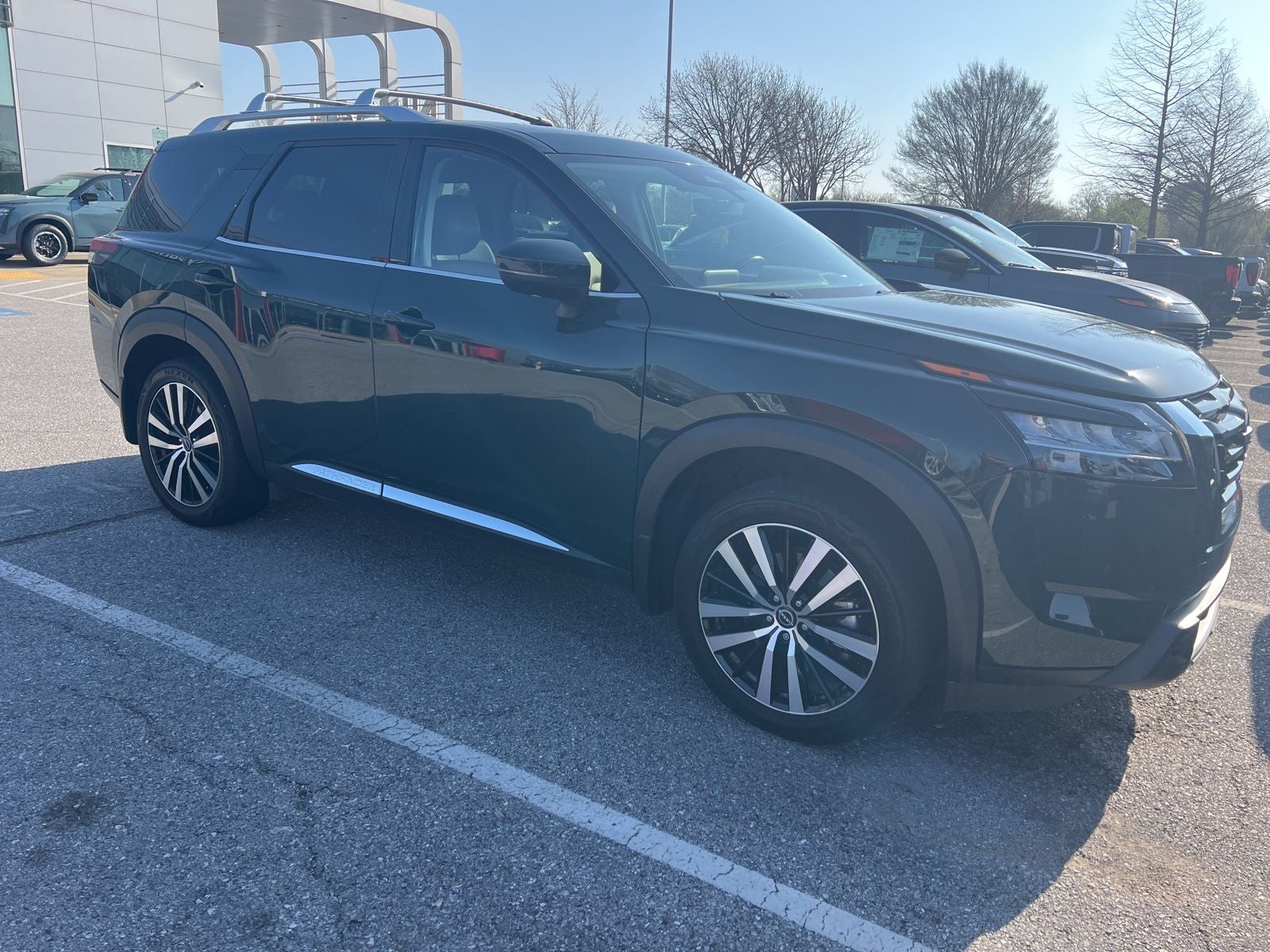 2023 Nissan Pathfinder Platinum