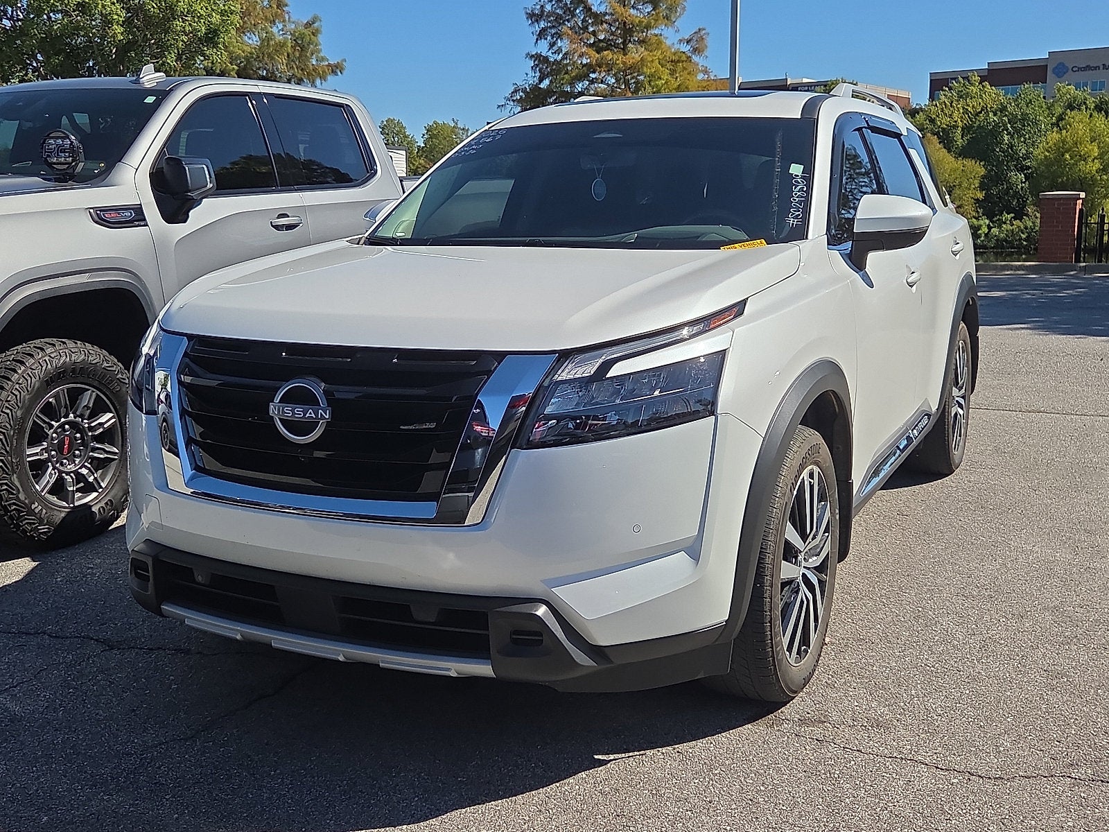 2025 Nissan Pathfinder Platinum