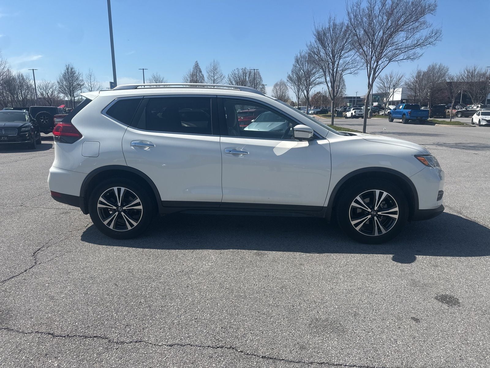 2020 Nissan Rogue SV