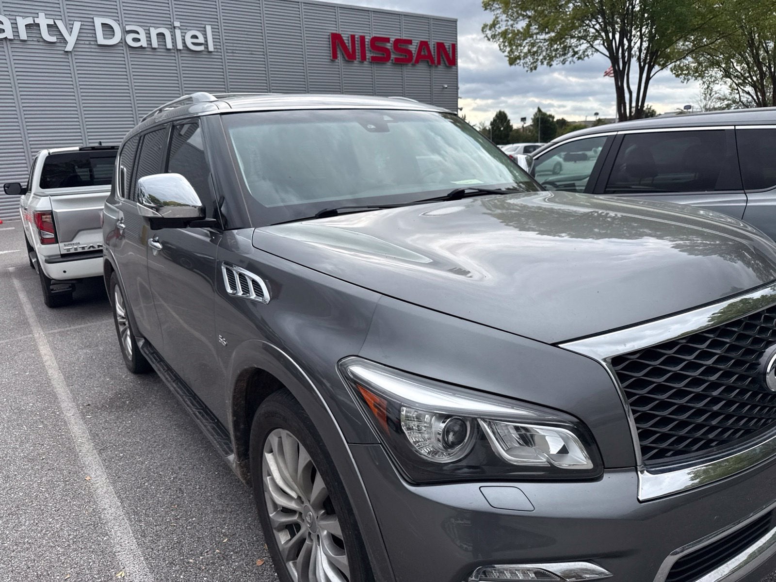 2017 INFINITI QX80 Base