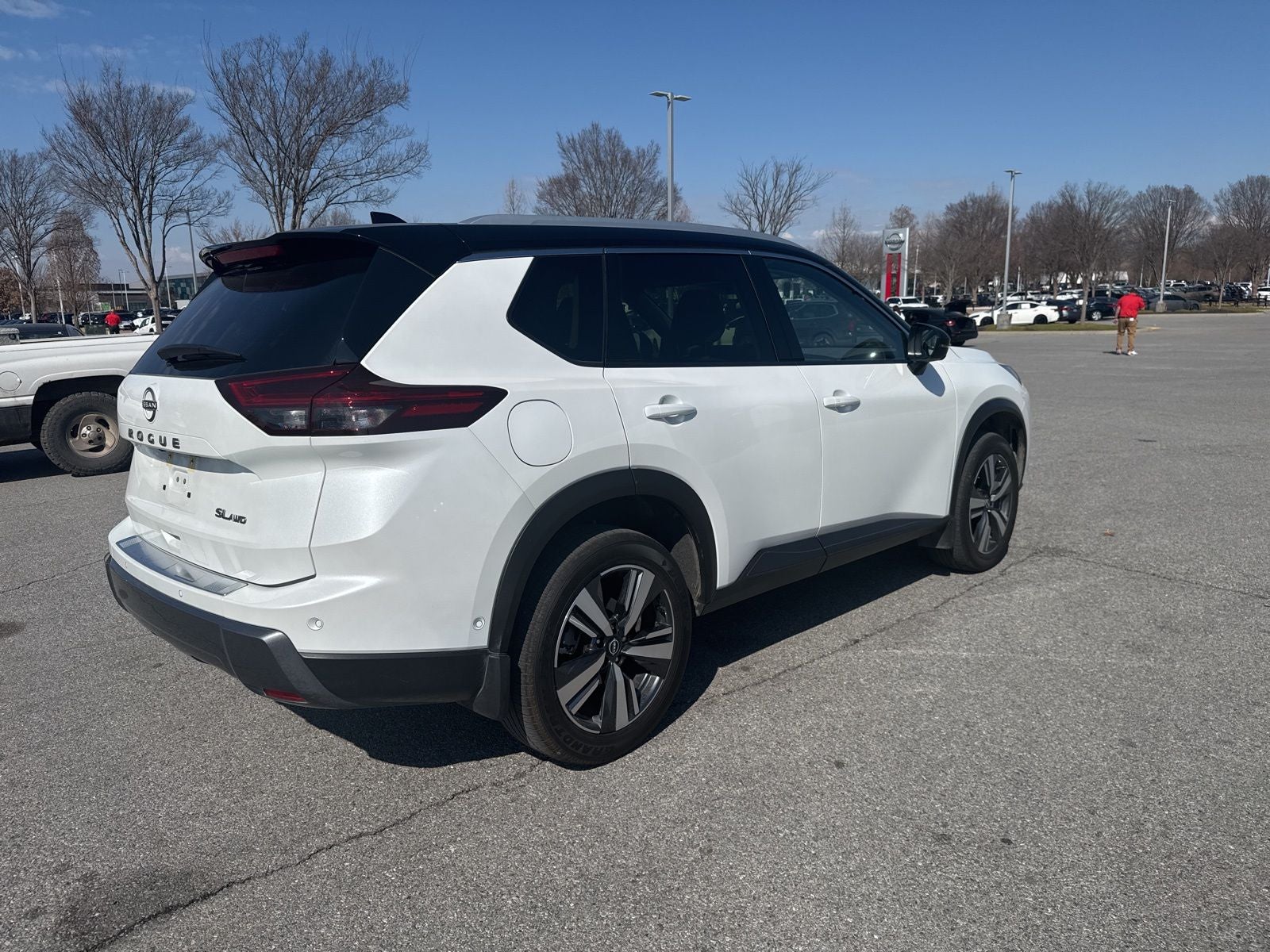 2024 Nissan Rogue SL