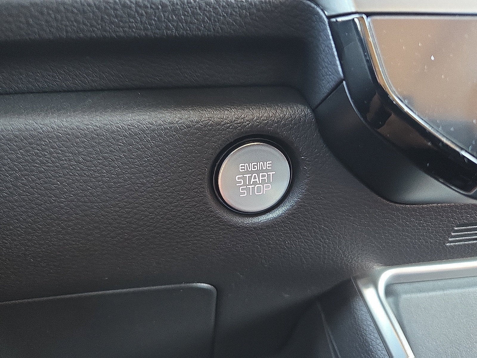 2025 Kia Carnival SX