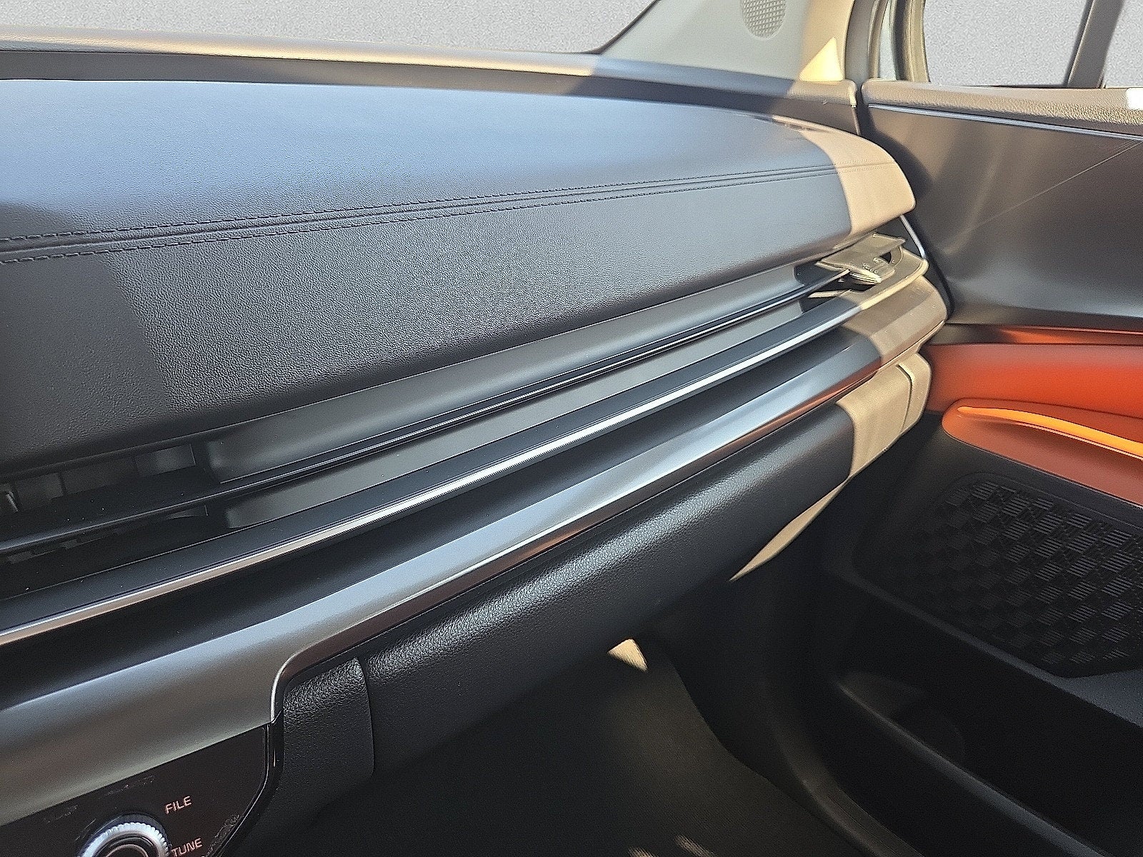 2025 Kia Carnival SX