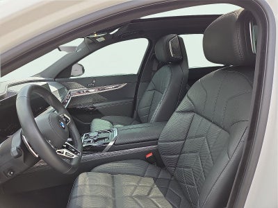 2025 BMW 7 Series 740i xDrive